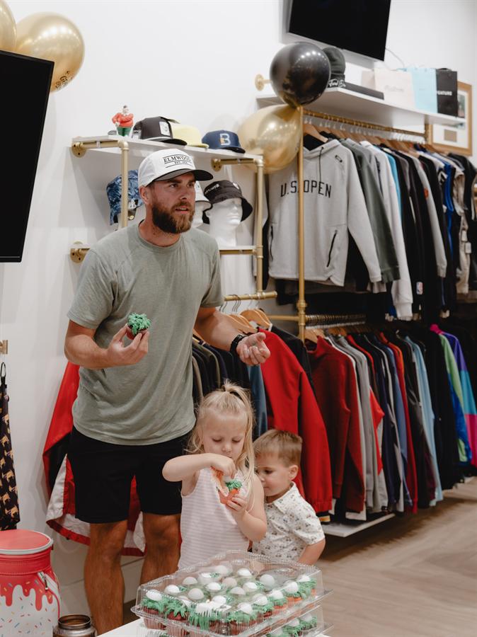 Final Drive golf shop grand opening photographed by Lloyd Duimstra, Sioux Falls SD