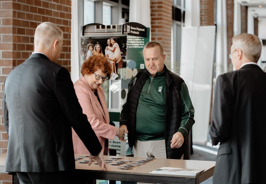 Corporate conference photography for FHLB Des Moines by Lloyd Duimstra, Sioux Falls SD