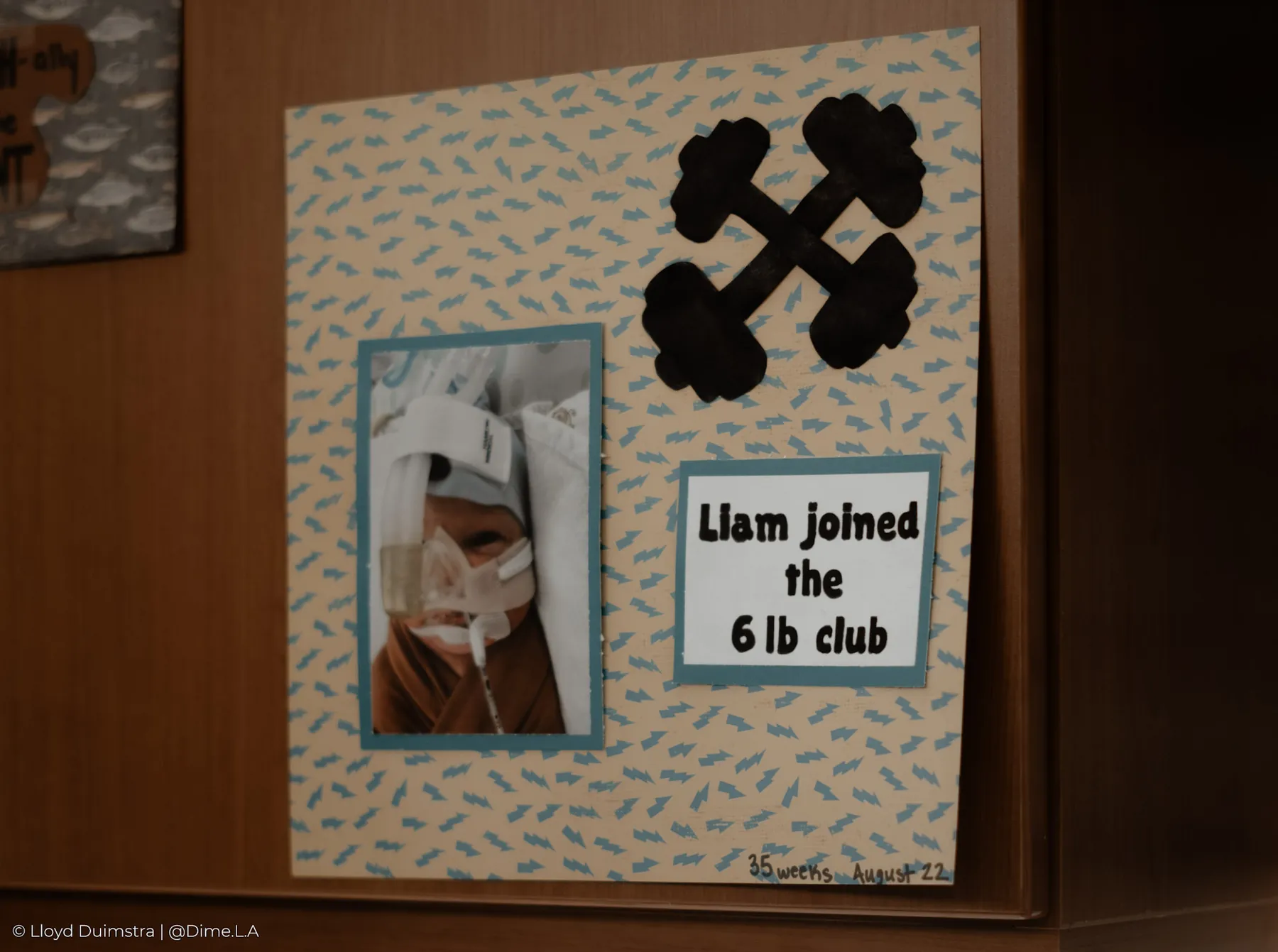 The six pound club sign celebrating a NICU milestone