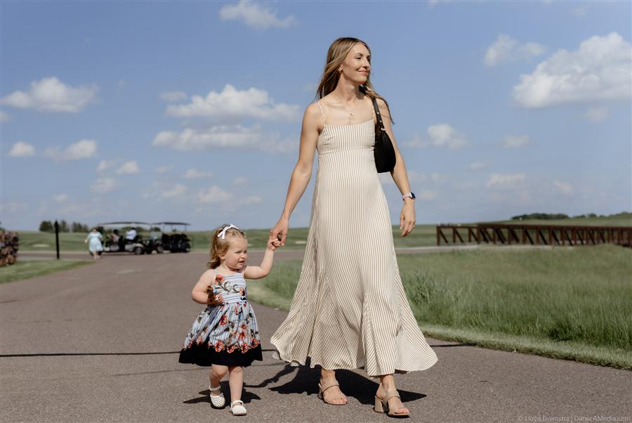 Wedding photography by Lloyd Duimstra, Sioux Falls SD