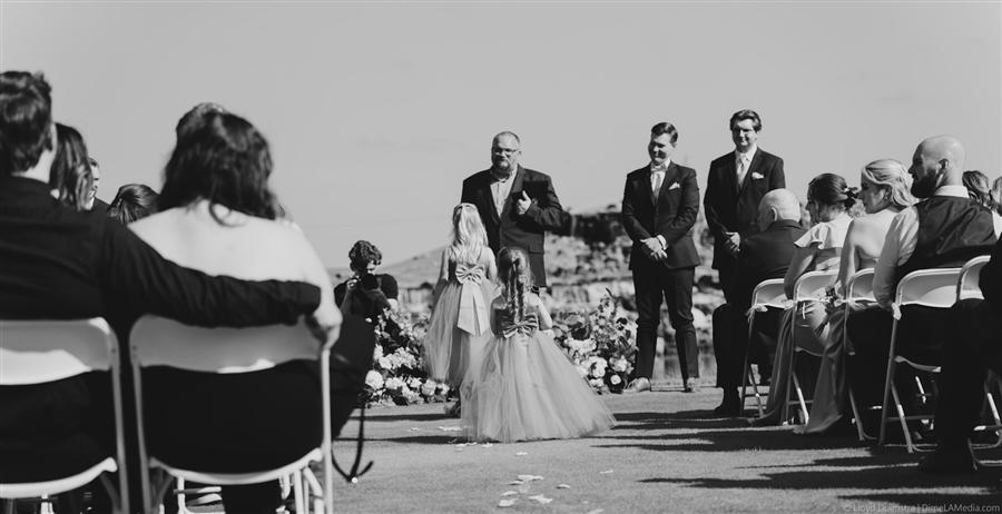 Wedding photography by Lloyd Duimstra, Sioux Falls SD