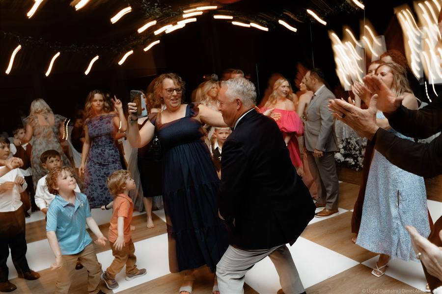 Wedding photography by Lloyd Duimstra, Sioux Falls SD